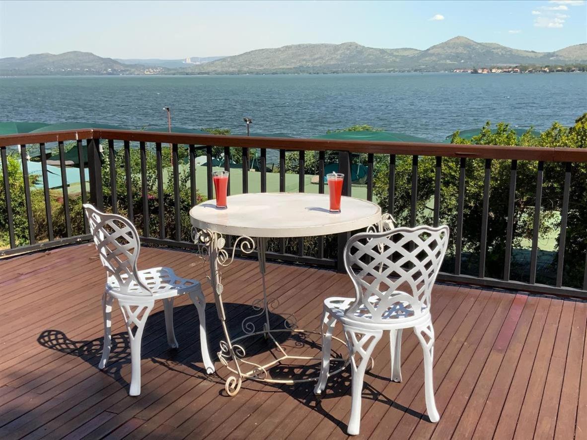 Marina Views Guesthouse Hartbeespoort Ngoại thất bức ảnh