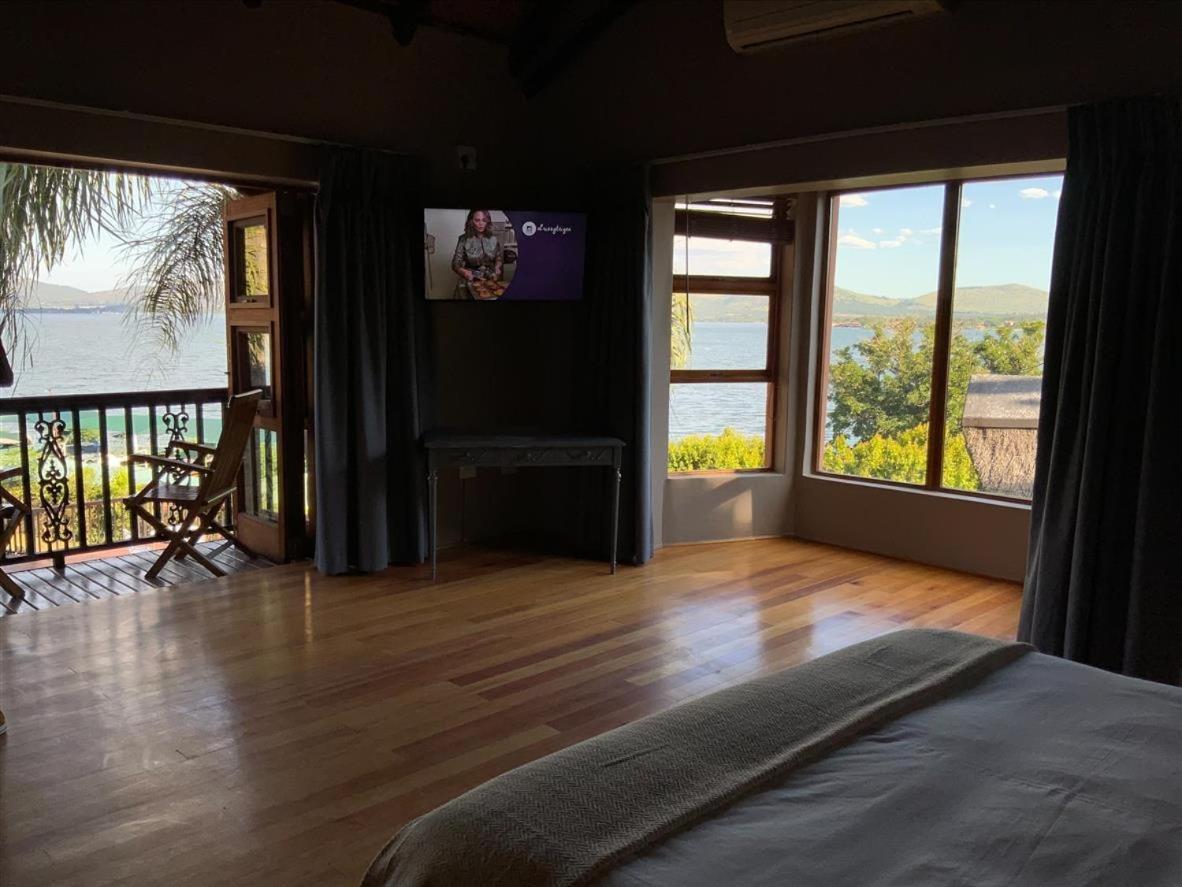 Marina Views Guesthouse Hartbeespoort Ngoại thất bức ảnh
