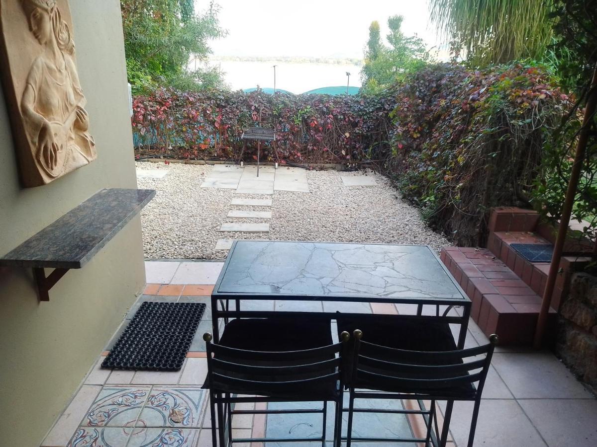 Marina Views Guesthouse Hartbeespoort Ngoại thất bức ảnh